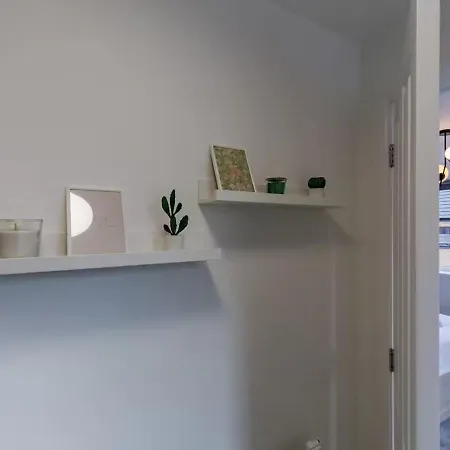 Sherlock Urban Escape Stylish 4br Townhouse With Garden And Parking *