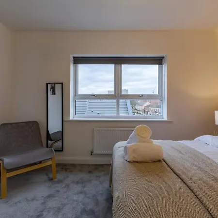 Holiday home Sherlock Urban Escape Stylish 4br Townhouse With Garden And Parking *