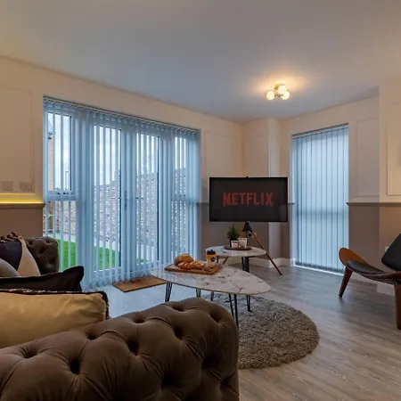 Holiday home Sherlock Urban Escape Stylish 4br Townhouse With Garden And Parking Birmingham